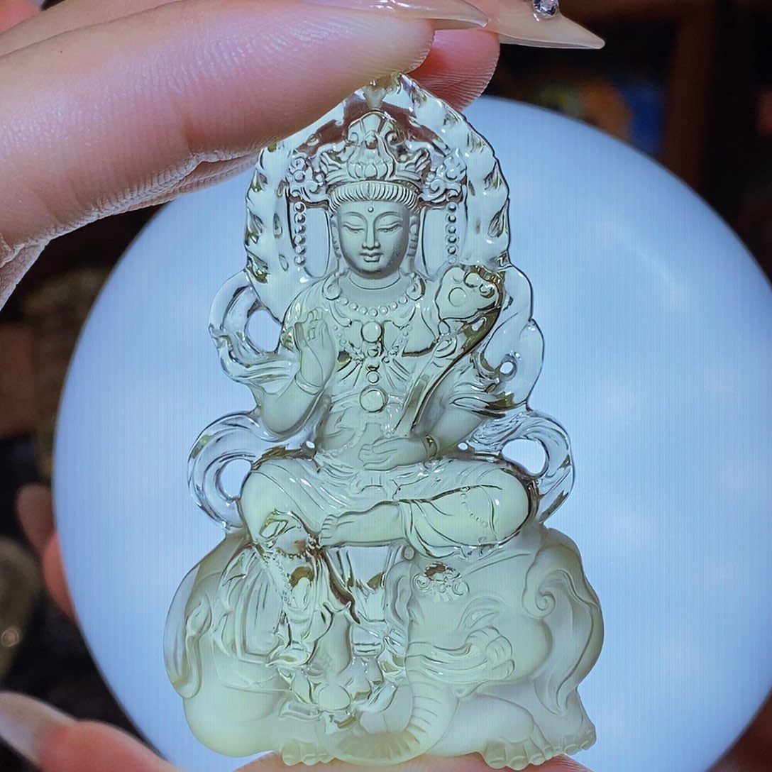 崔***怡颈饰未镶嵌水晶吊坠