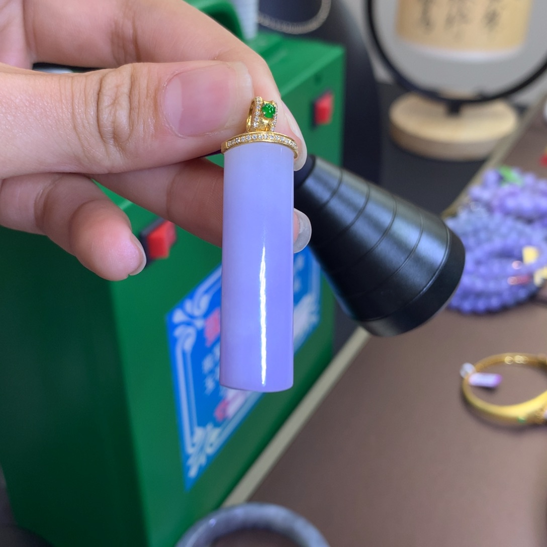 翡翠颈饰18K金镶嵌翡翠