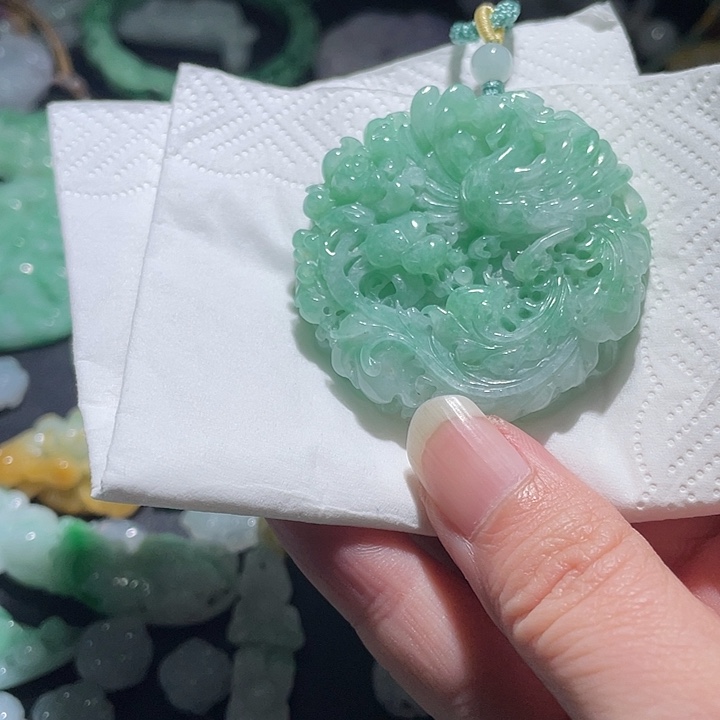 颈饰未镶嵌翡翠天