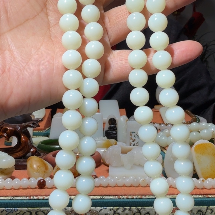 和田玉颈饰未镶嵌