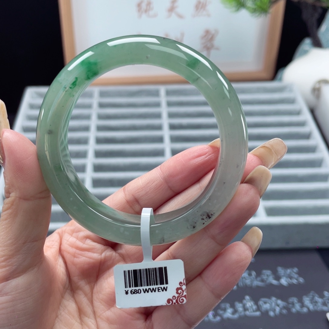 石英质玉未镶嵌手镯