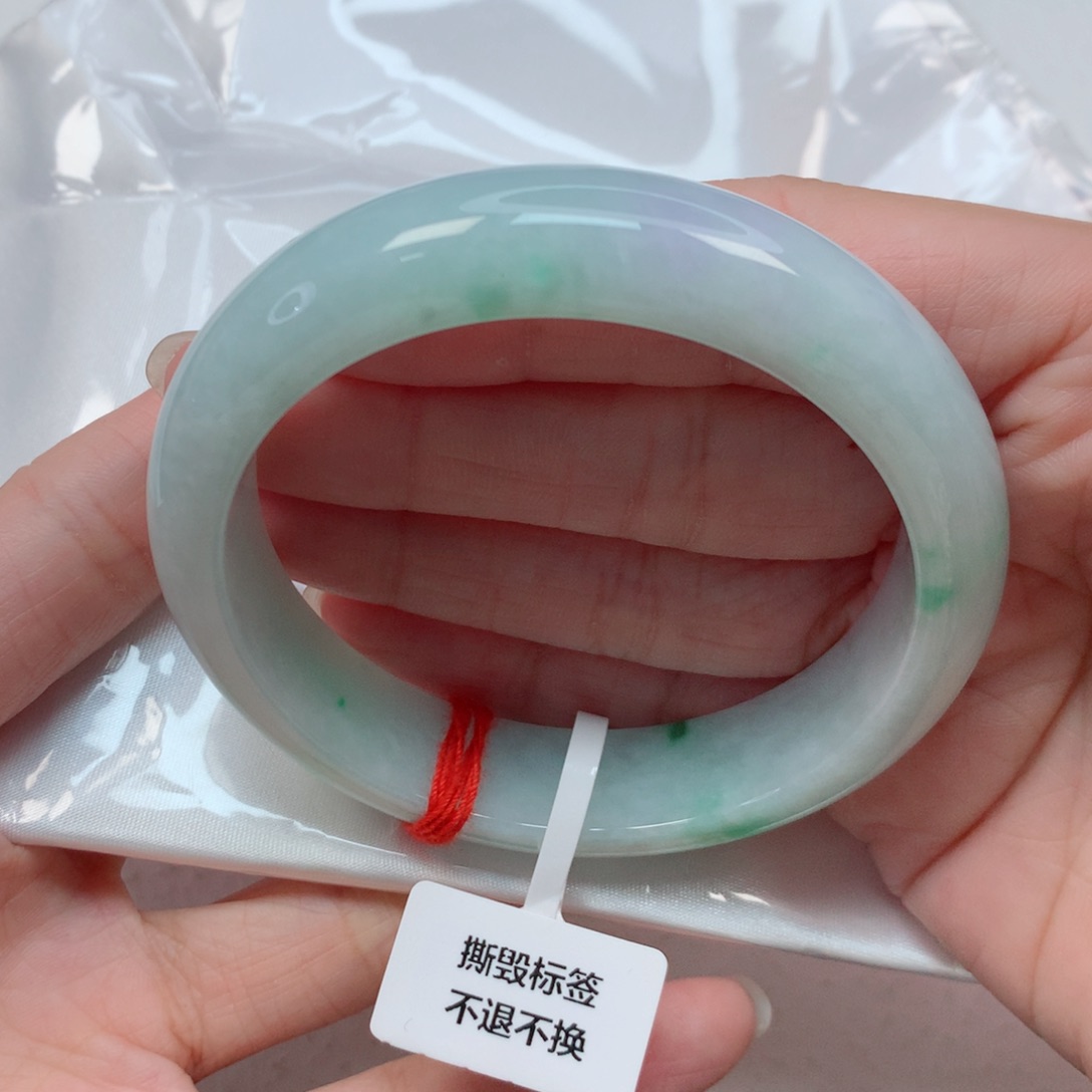 翡翠手镯未镶嵌56.9圈