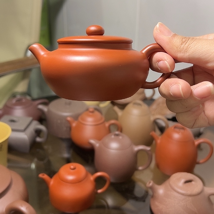 紫砂茶壶成*?紫砂红色