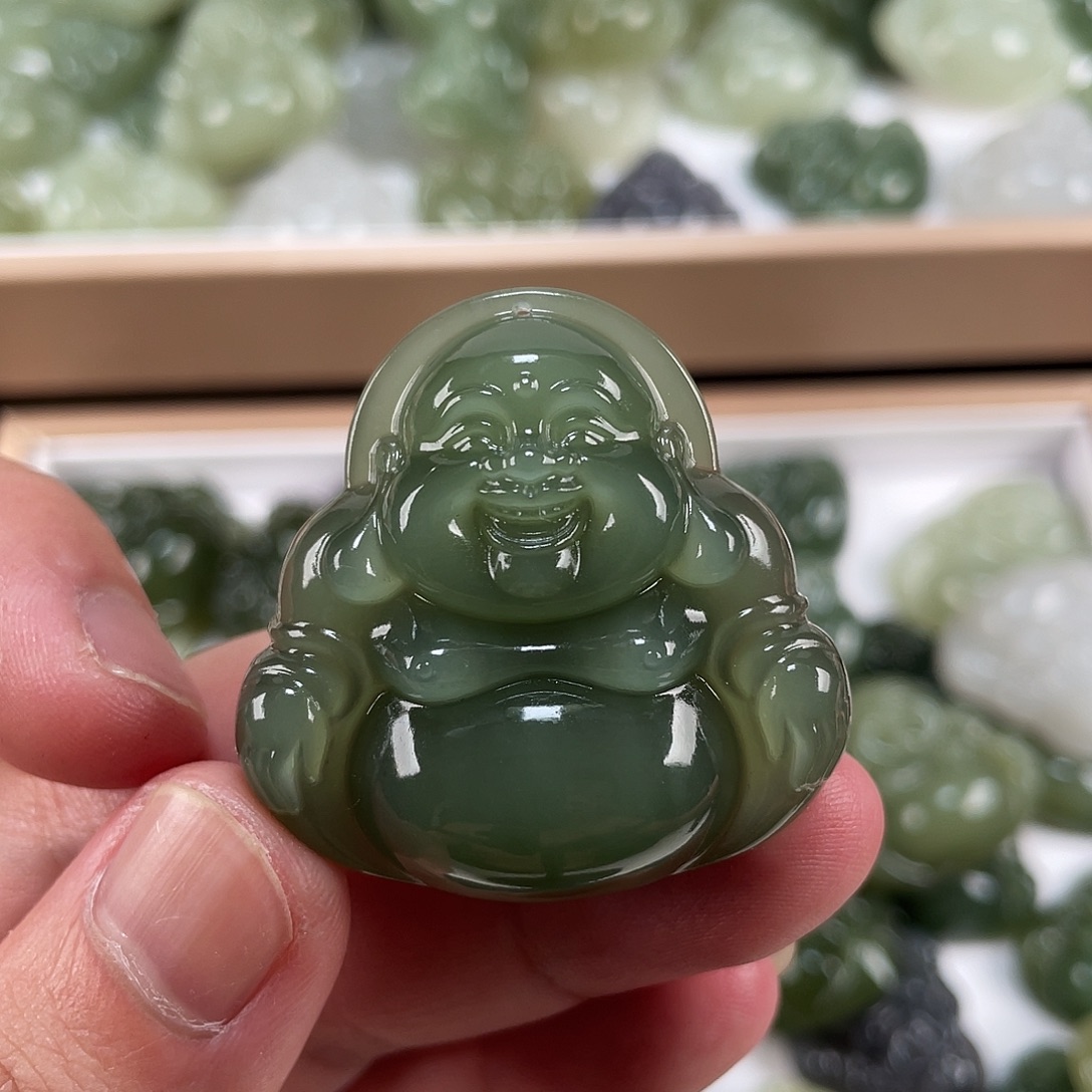 洛***才颈饰未镶嵌和田玉
