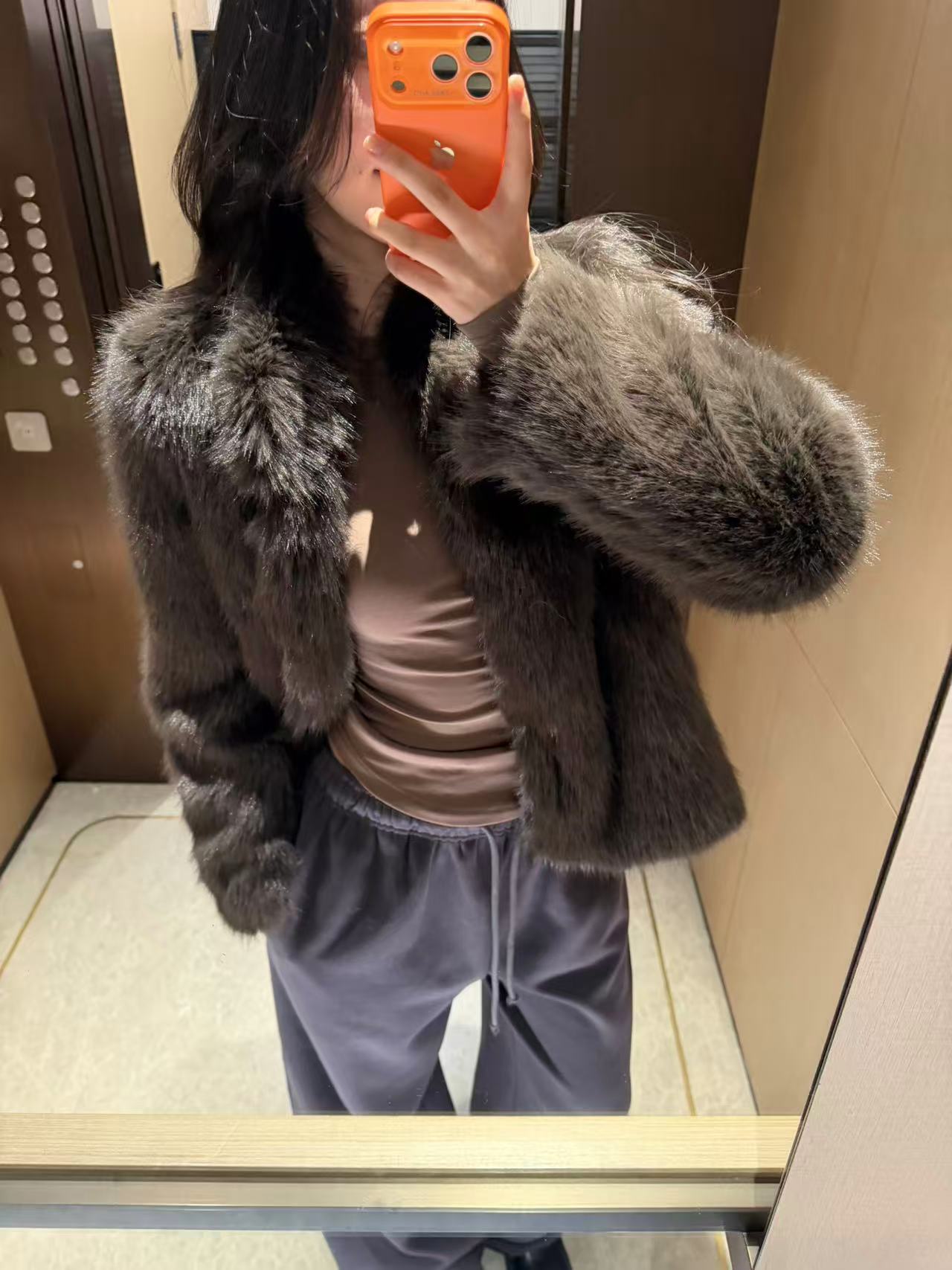 in a mo【乌木棕】冬季宽松保暖短款毛毛外套