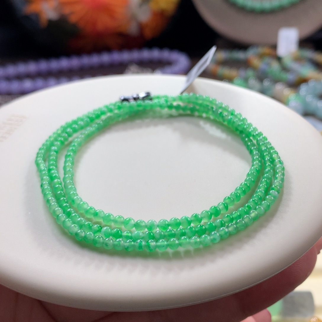 翡翠颈饰未镶嵌翡翠冰甜绿小米珠卡2+
