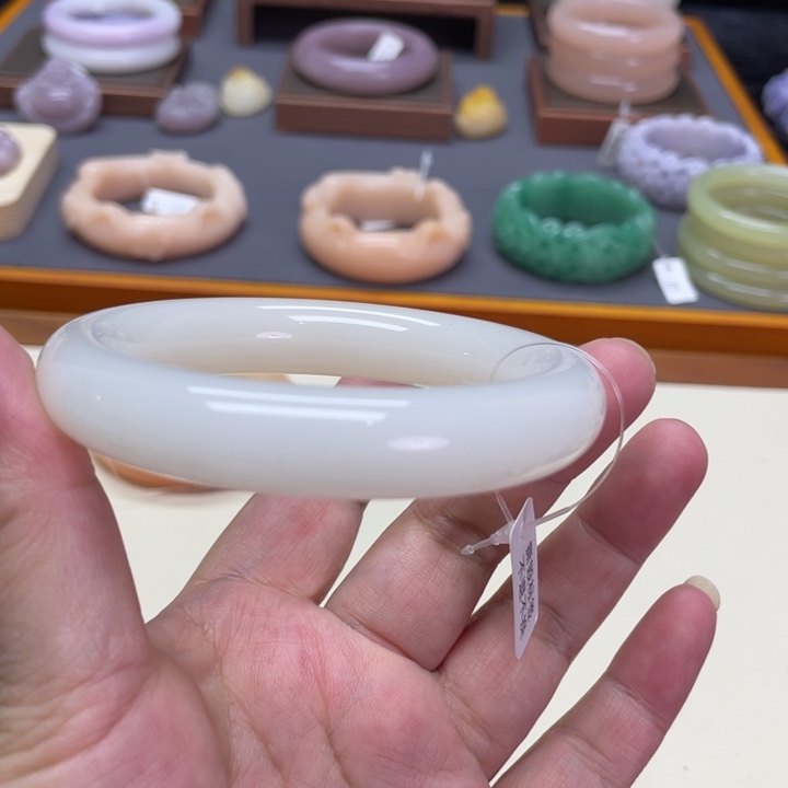 未镶嵌石英岩玉珠宝奇石归*
