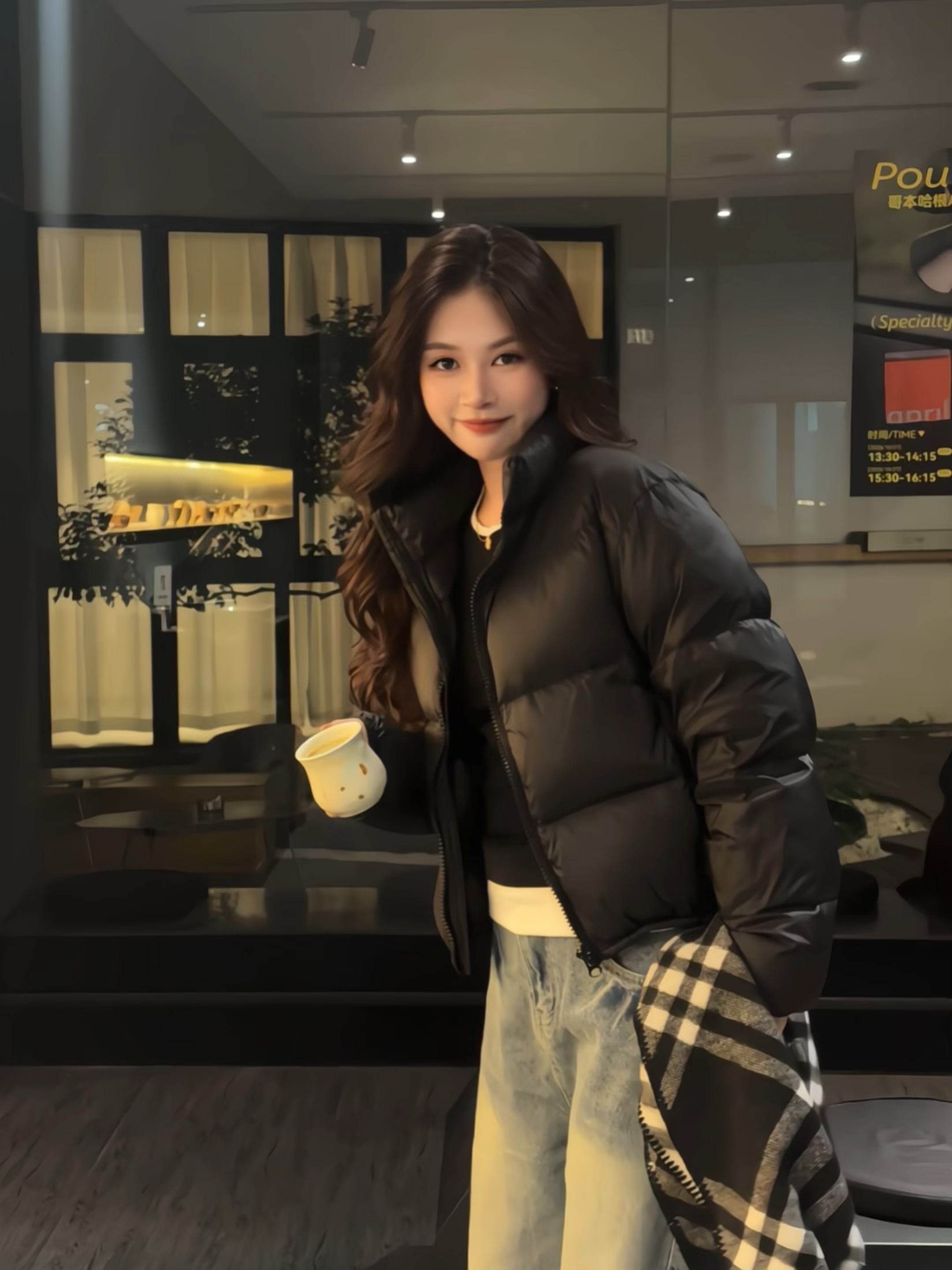 【壹杯美式】90冬季高级感白鸭绒短款加厚羽绒服泡芙保暖外套女