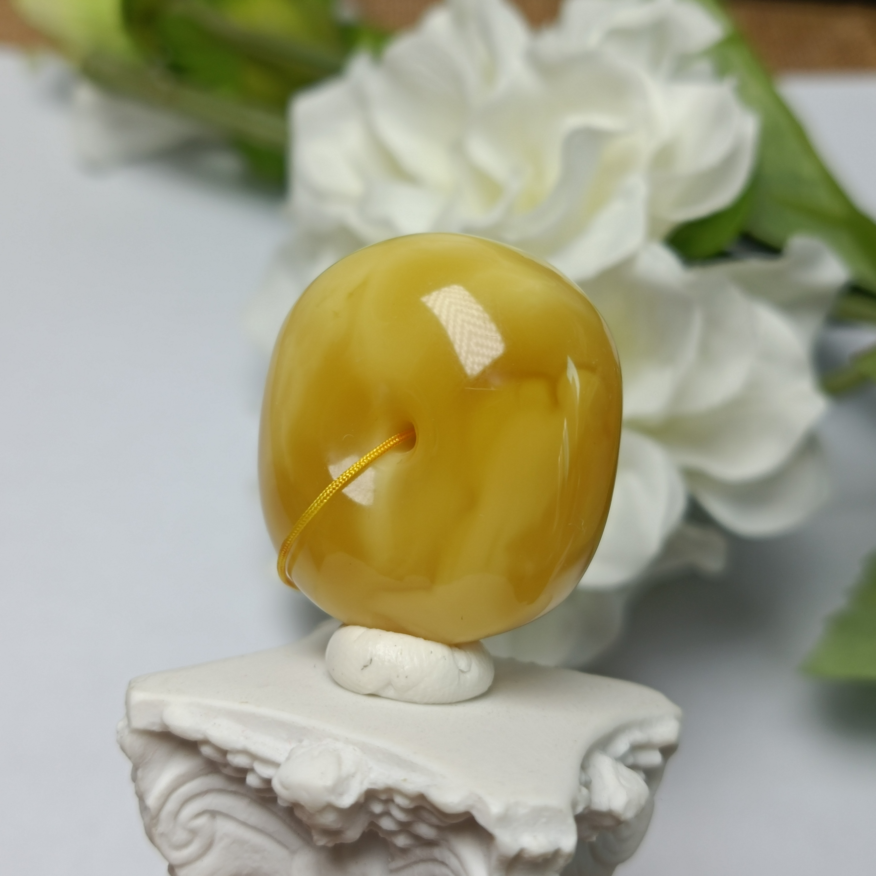 天然俄料蜜蜡浓润方扣吊坠~30✘26✘19~原矿无忧化~5092