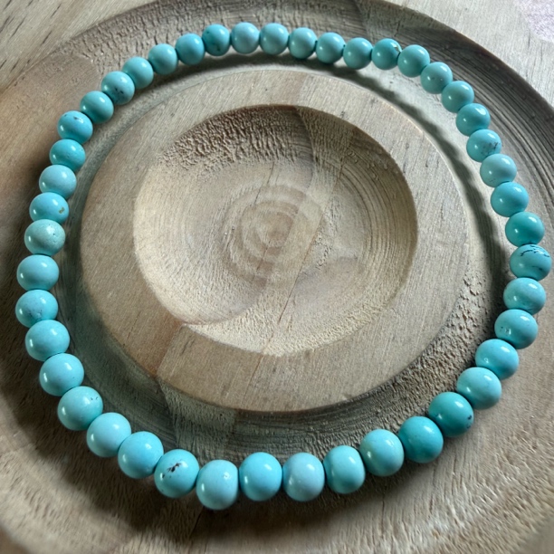 689湖北十堰原矿高瓷绿松石天空蓝米珠手串单圈4.2mm带地大证书