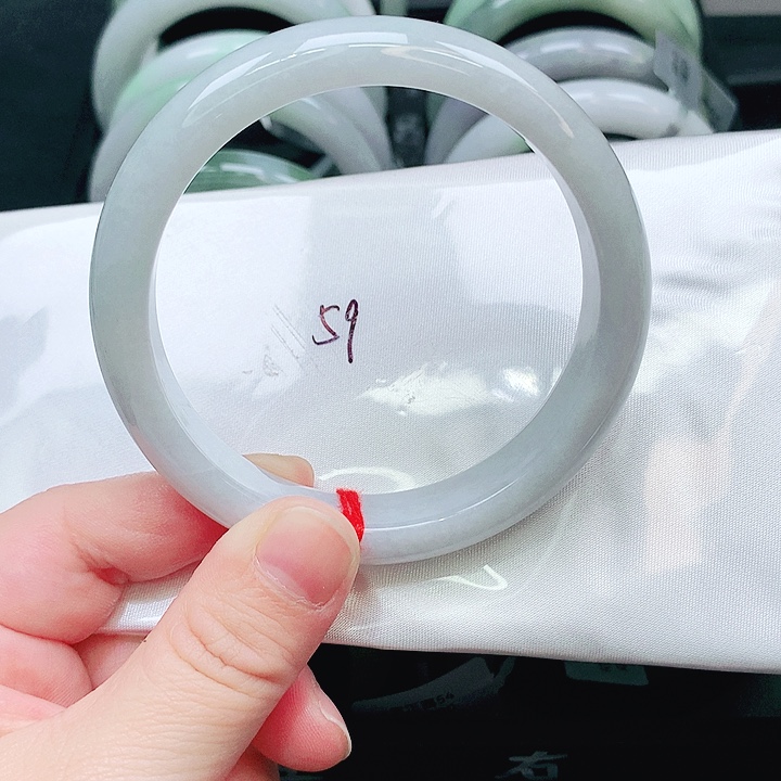 翡翠未镶嵌手镯407