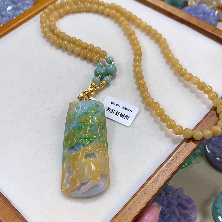 翡翠未镶嵌颈饰翡翠吊坠