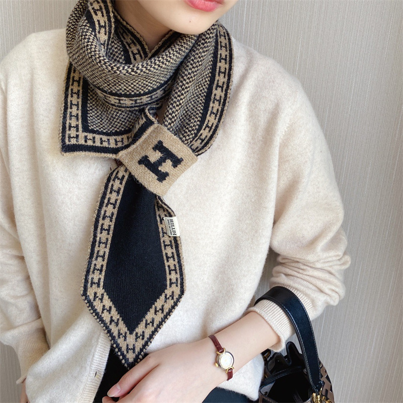 休闲成人厚款韩版双面丝巾不掉色洋气黑白保暖字母