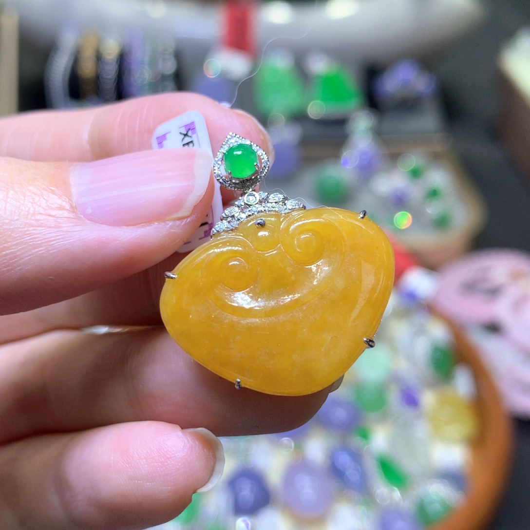 【闪购商品】翡翠颈饰18K金镶嵌翡翠吊坠项链