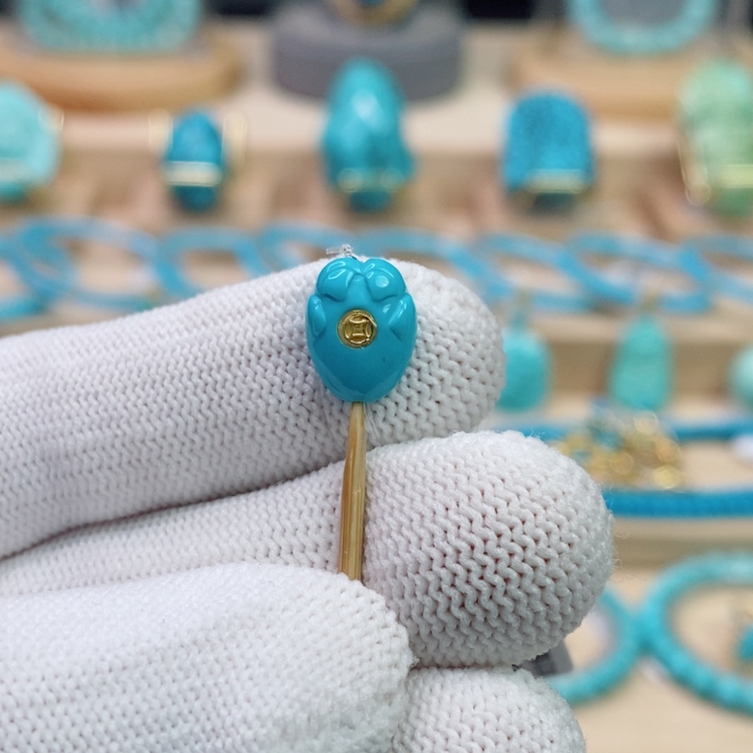 绿松石未镶嵌珠宝奇石