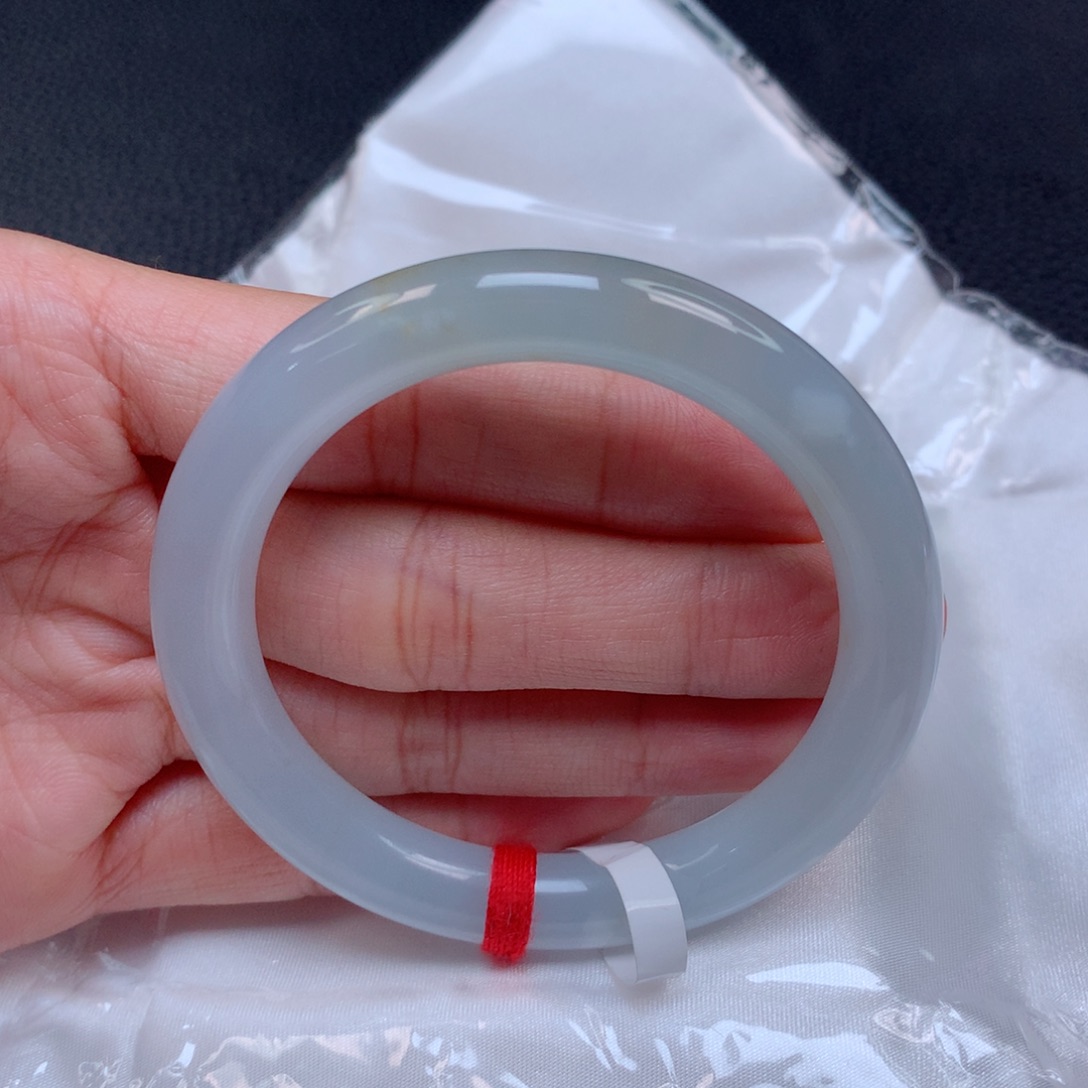 翡翠手镯未镶嵌天然