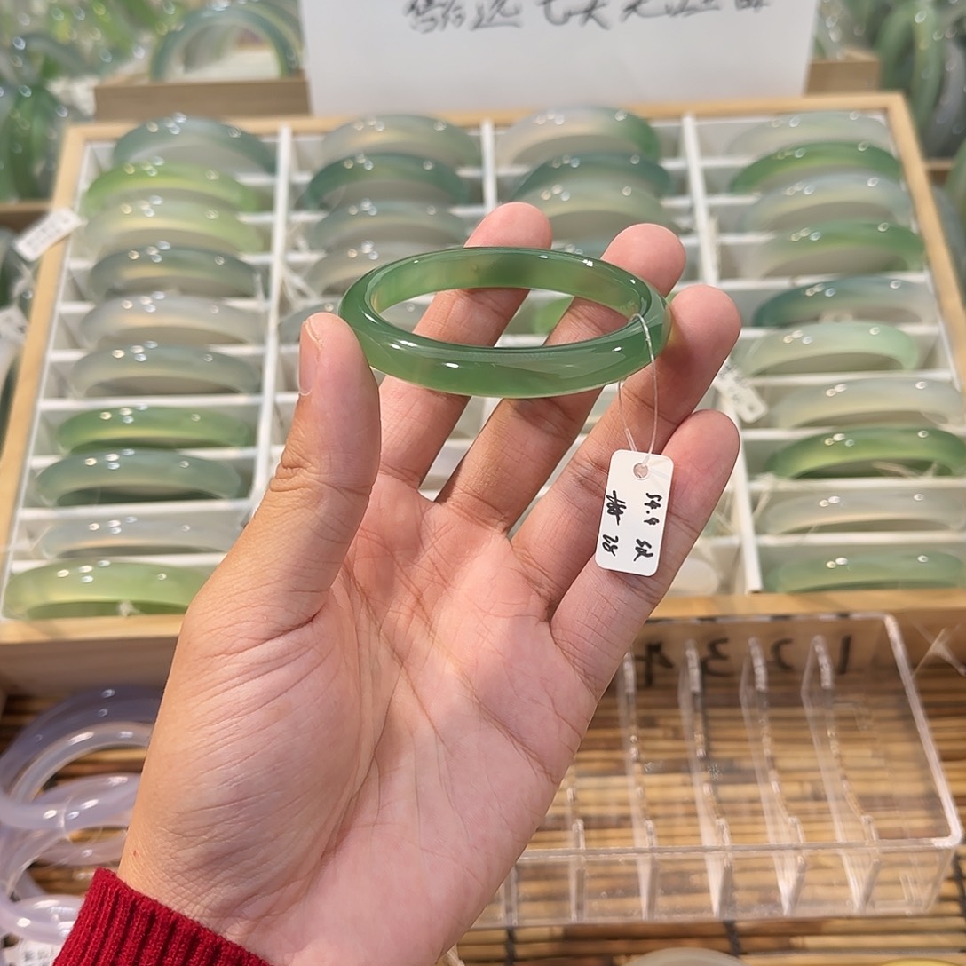 玛瑙/玉髓未镶嵌手镯圈口54.4