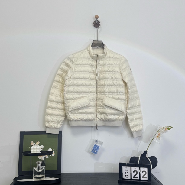 99新 MONCLER Moncler轻薄款羽绒服 1码