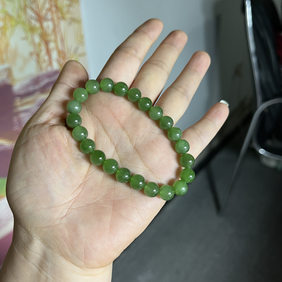 和田玉碧玉俄罗斯果绿色卡8手串