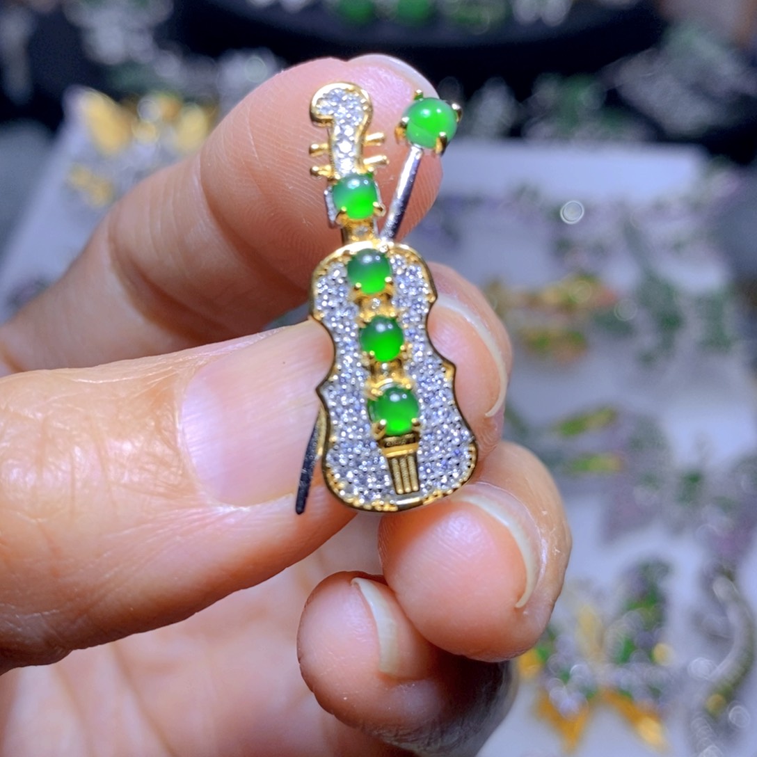 翡翠颈饰银S925镶嵌天然翡翠