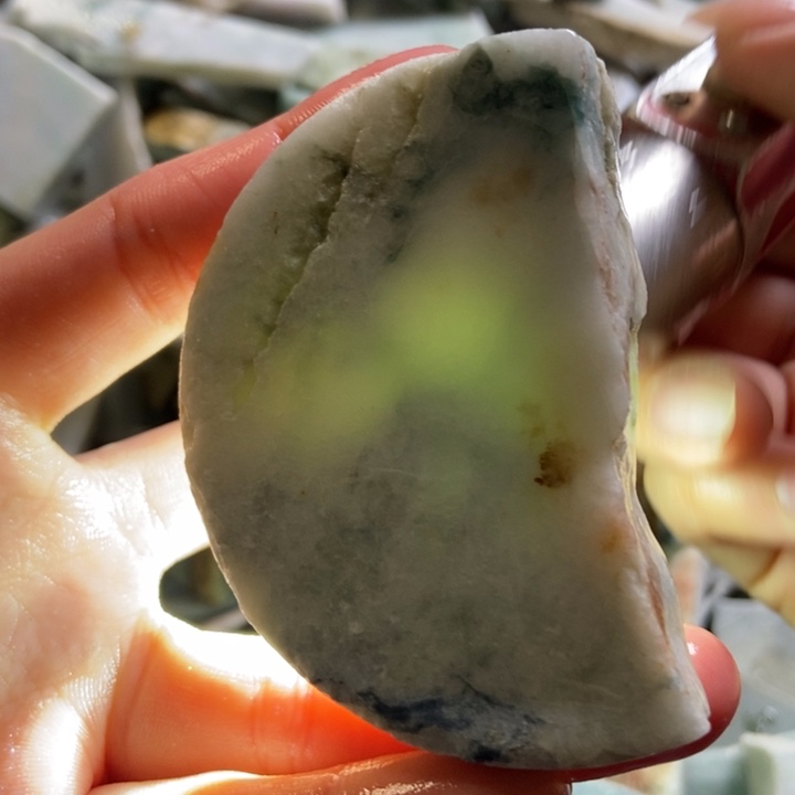 翡翠颈饰未镶嵌天然翡翠