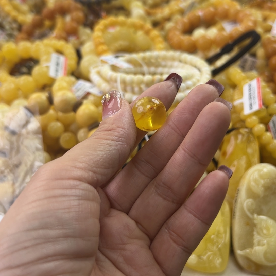 琥珀珠宝奇石未镶嵌