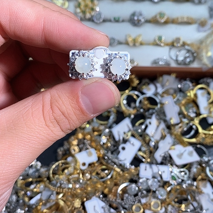 翡翠未镶嵌戒指翡翠首饰未镶嵌戒指