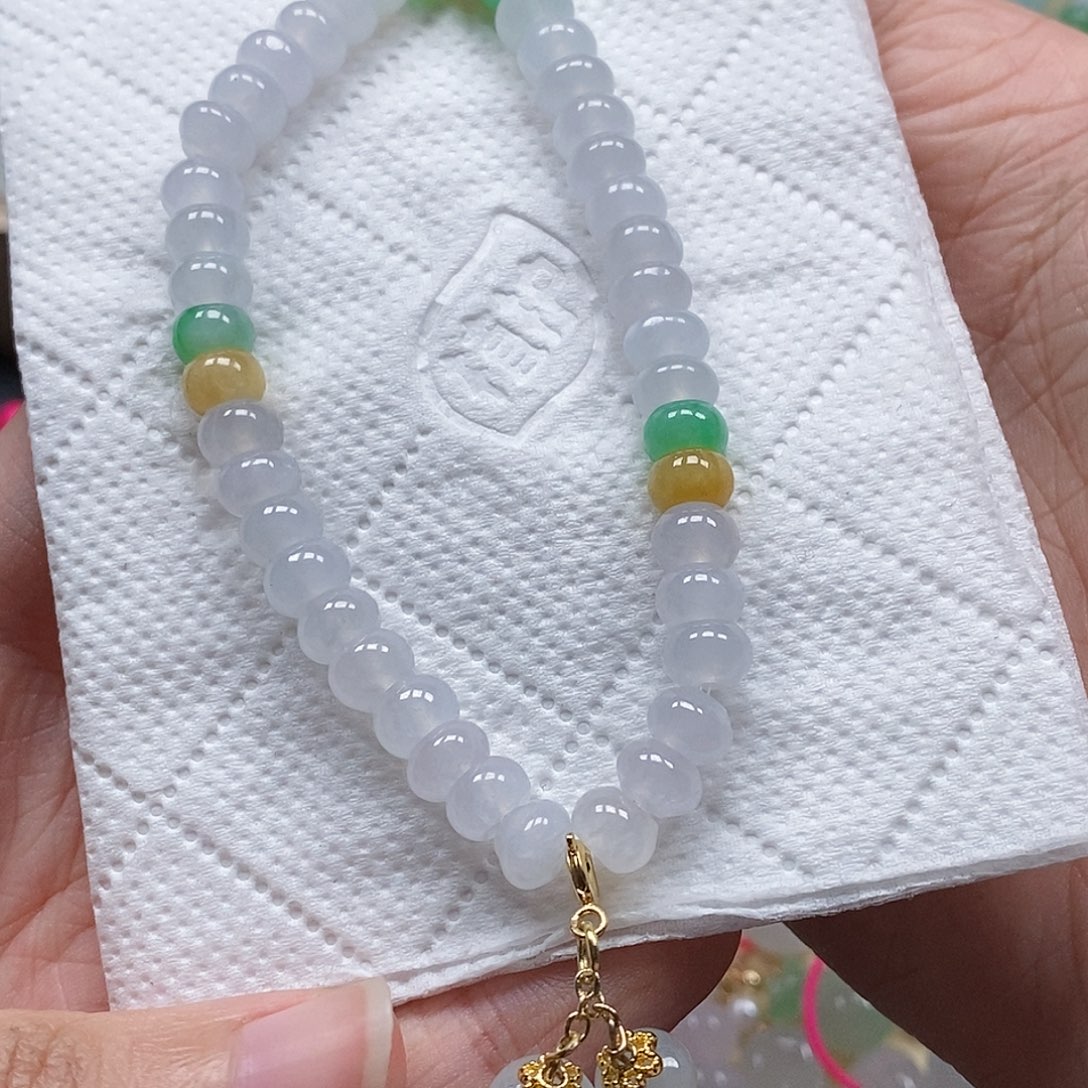 翡翠颈饰未镶嵌闪