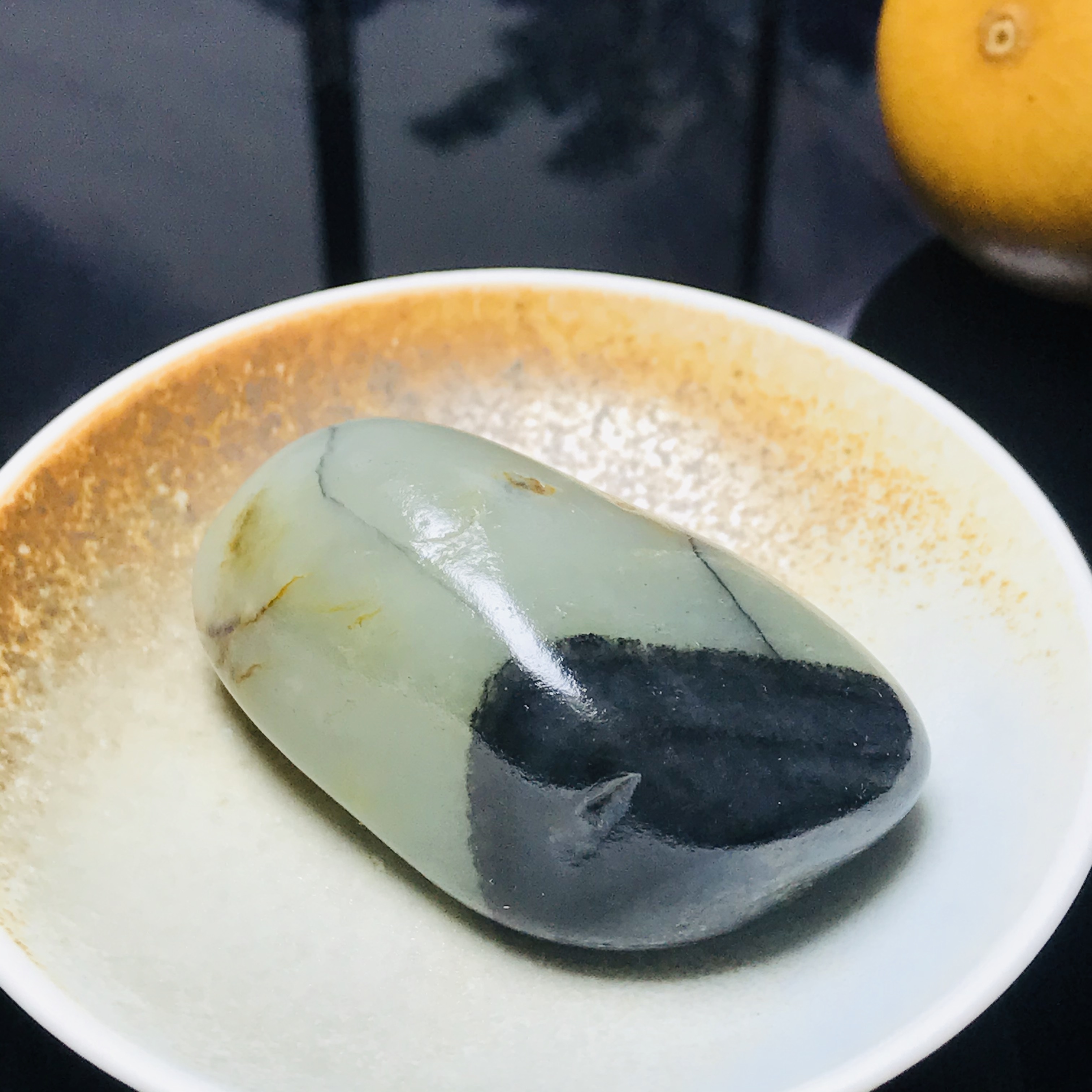 新疆和田玉籽料青花一线天原石