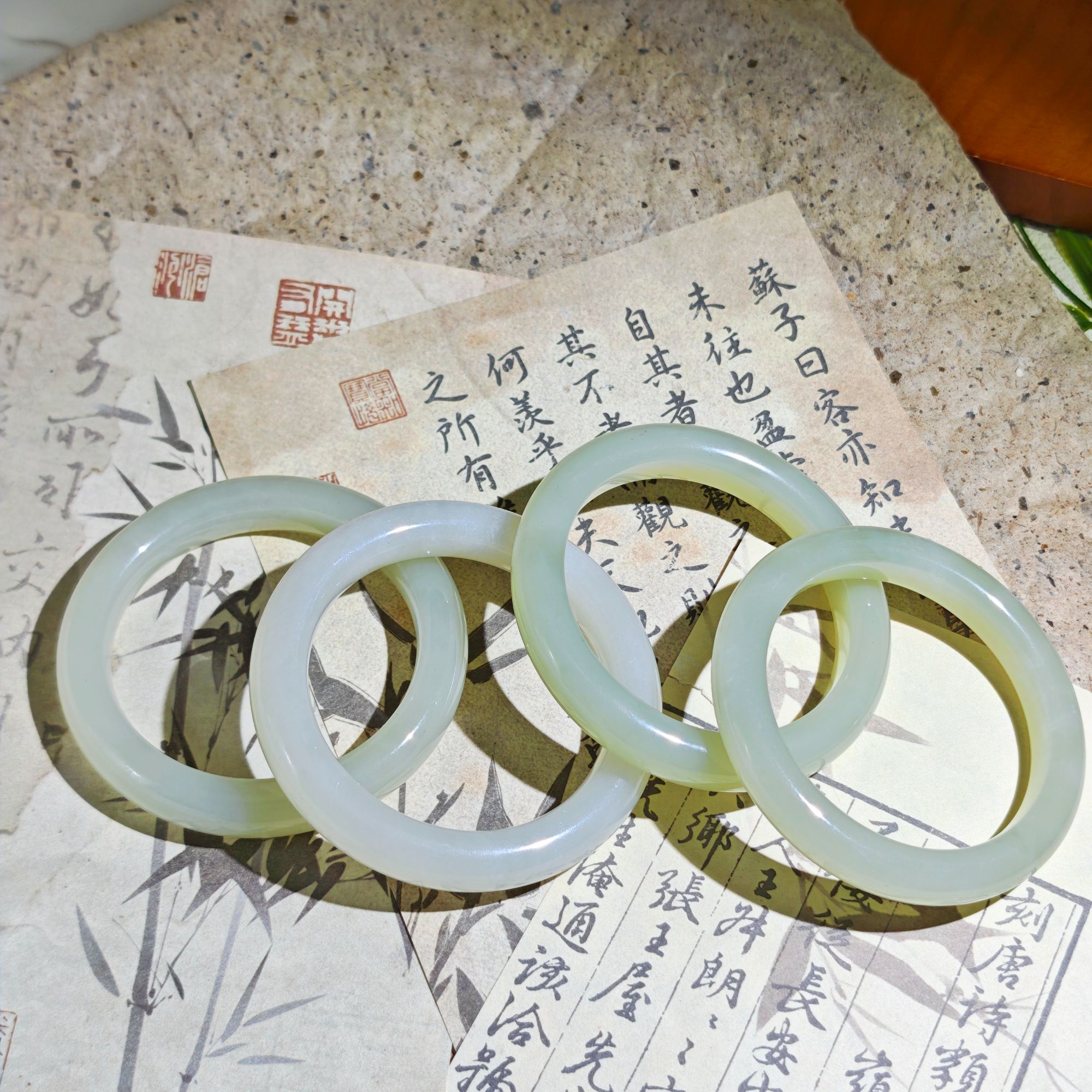 天然和田玉手镯 拍一发一 多样性发货 H139