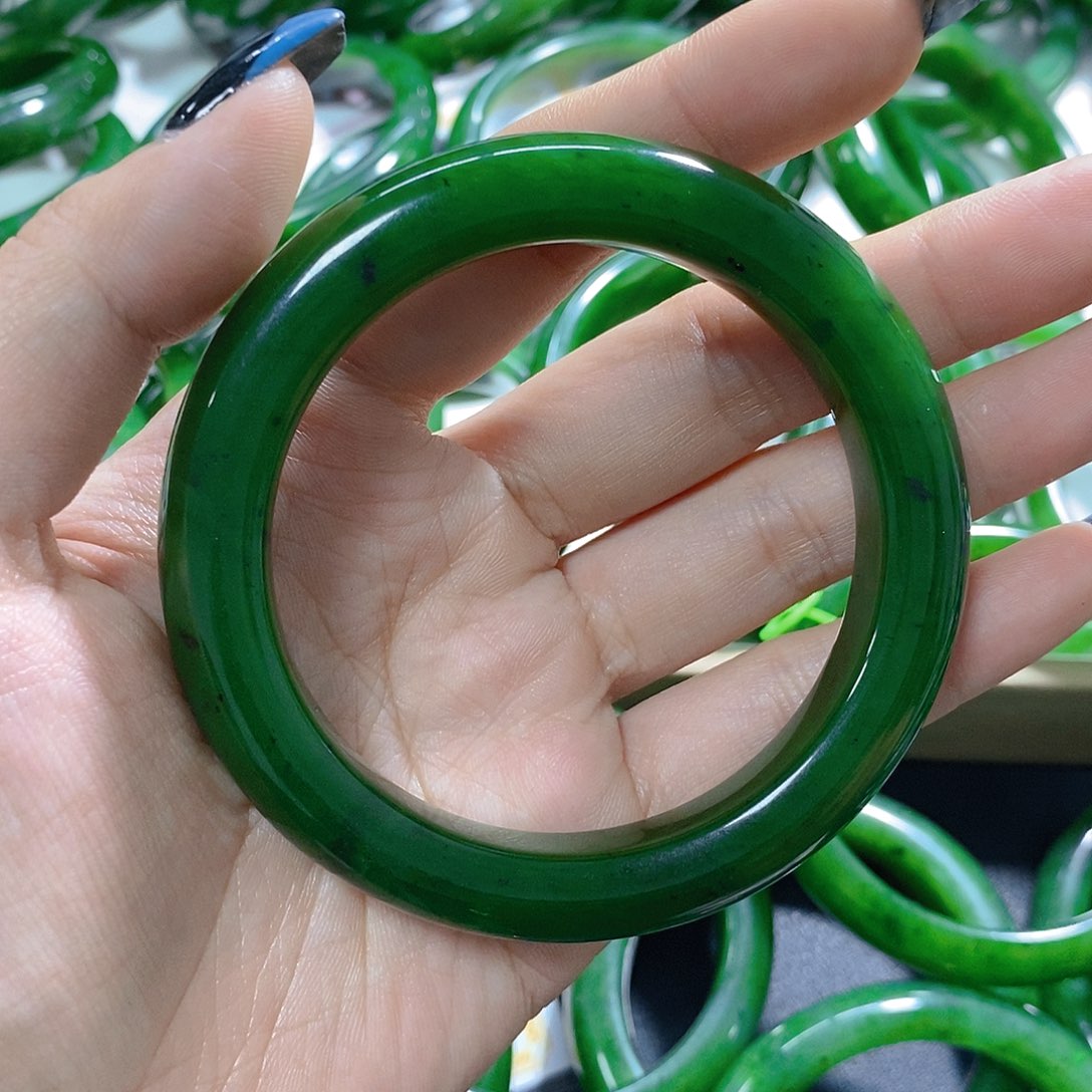 蔷****和田玉（碧玉）未镶嵌手链