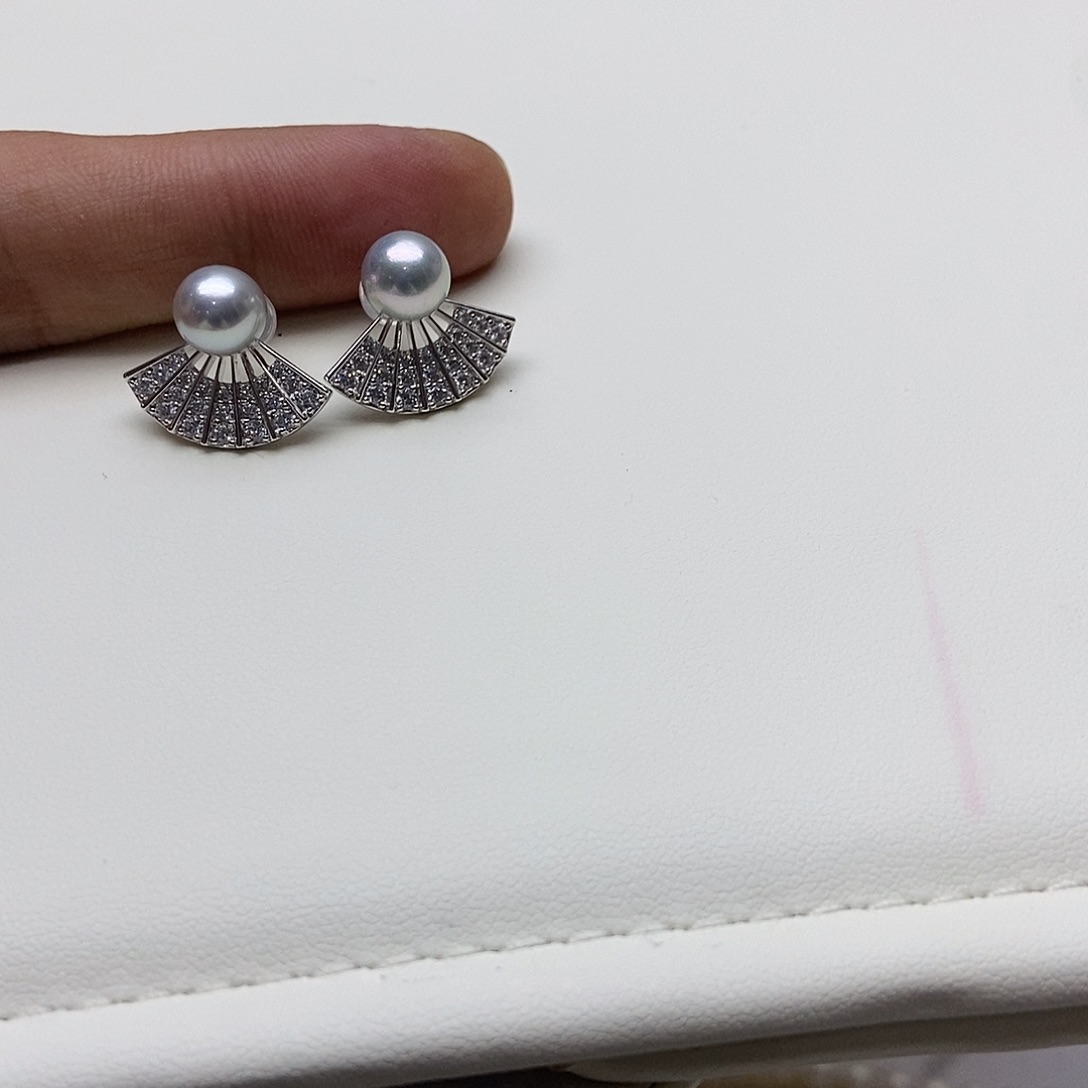 银S925镶嵌海水珍珠耳钉