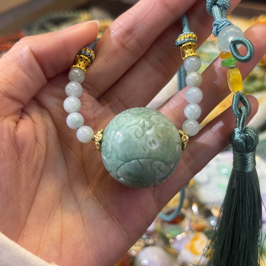 翡翠颈饰未镶嵌待编款