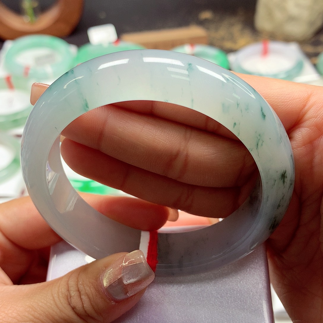 翡翠手镯未镶嵌58正82号88