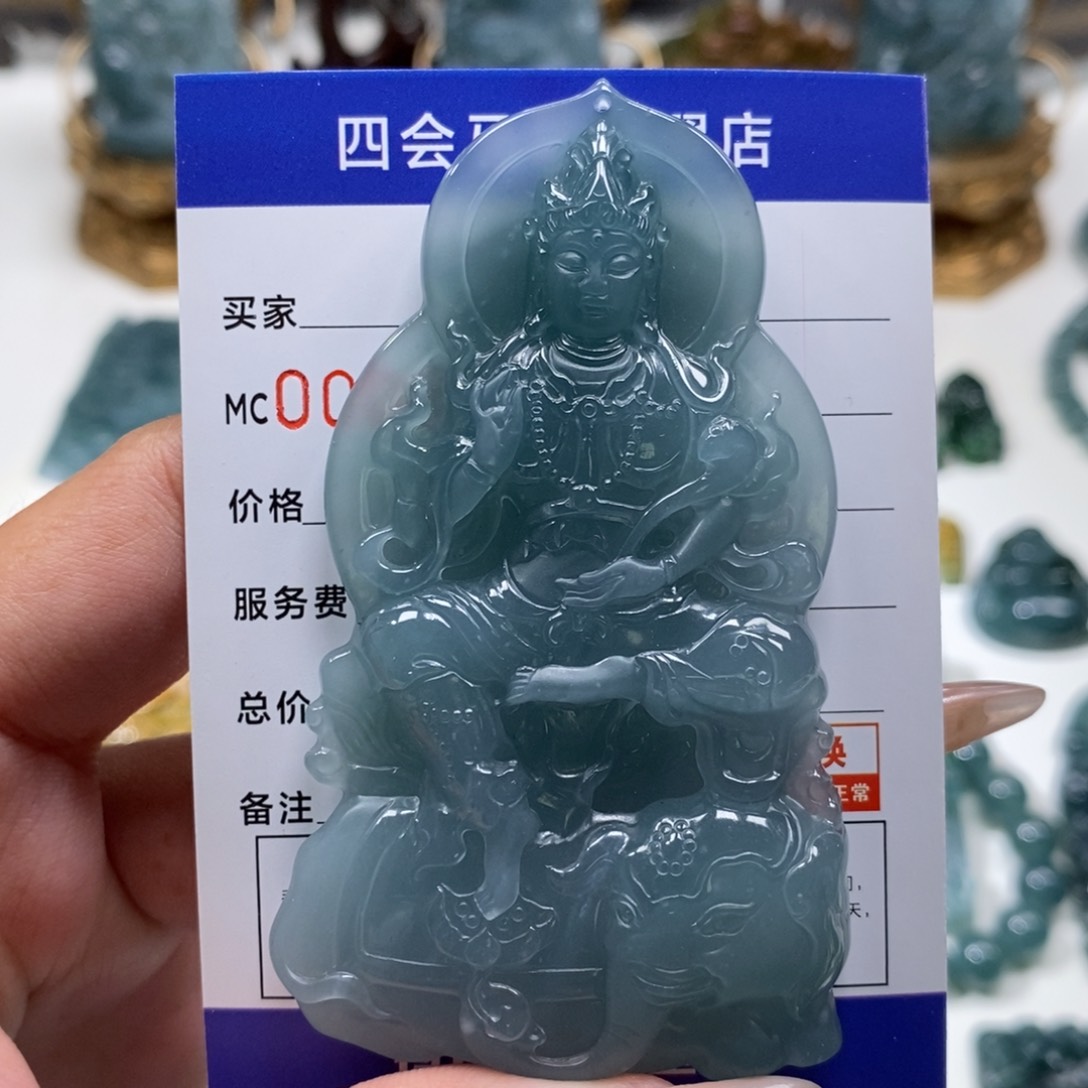 翡翠未镶嵌颈饰佛****心