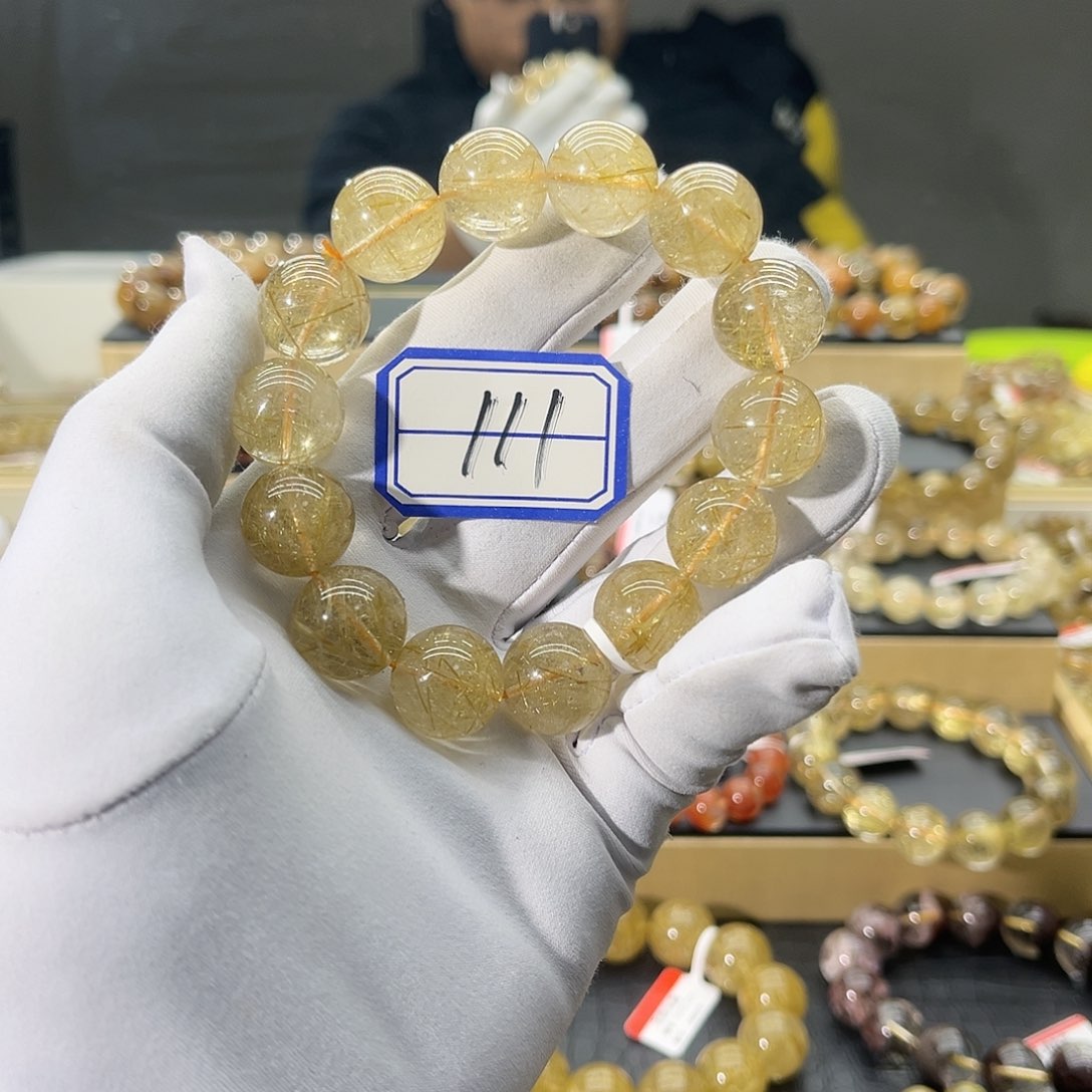 水晶手链未镶嵌晶莹剔透