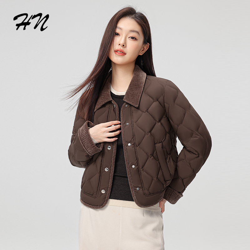 HN【轻薄系列】单排扣短款翻领女菱格宽松简约休闲时尚羽绒服35105