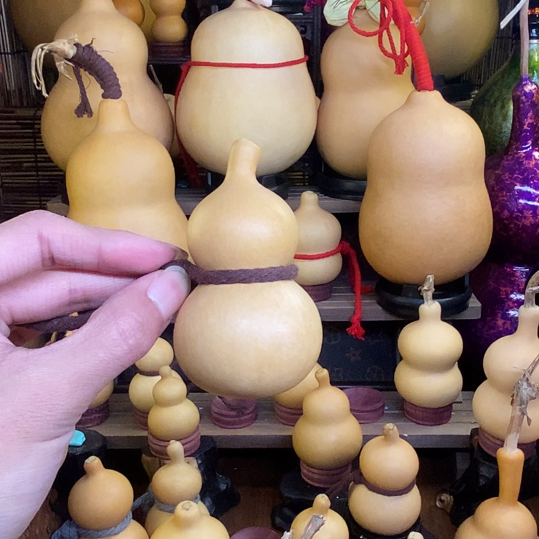 小***莉直播间一组自拍文玩葫芦
