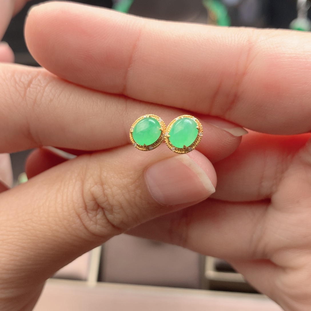 翡翠18K金镶嵌耳饰翡翠