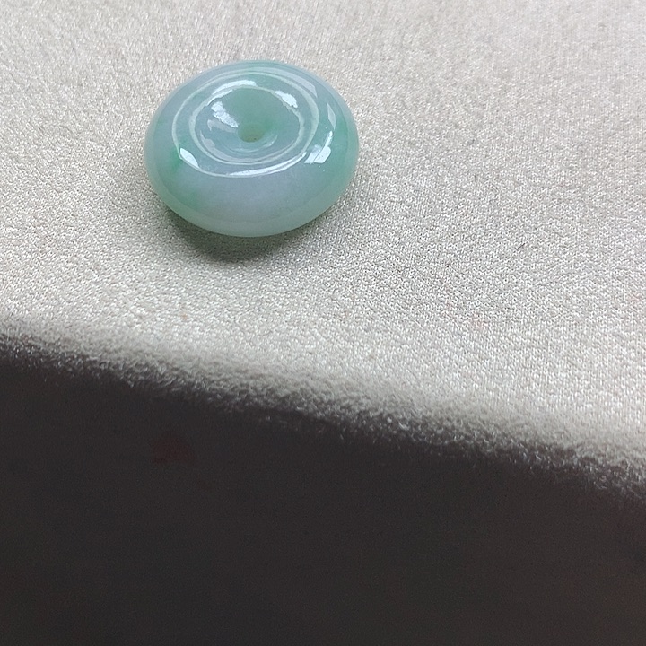 翡翠颈饰未镶嵌吊坠