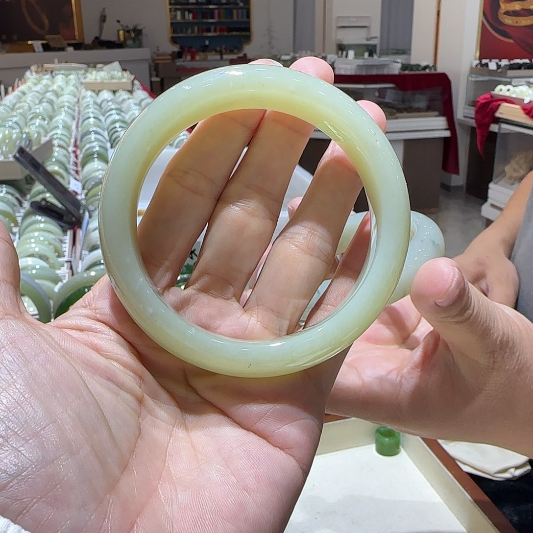 *****和田玉未镶嵌手镯891