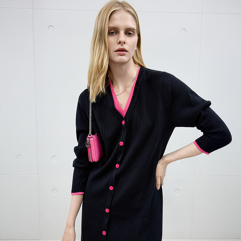 Juicy Couture橘滋秋款旷野蔷薇优雅刺绣撞色领毛织连衣裙女