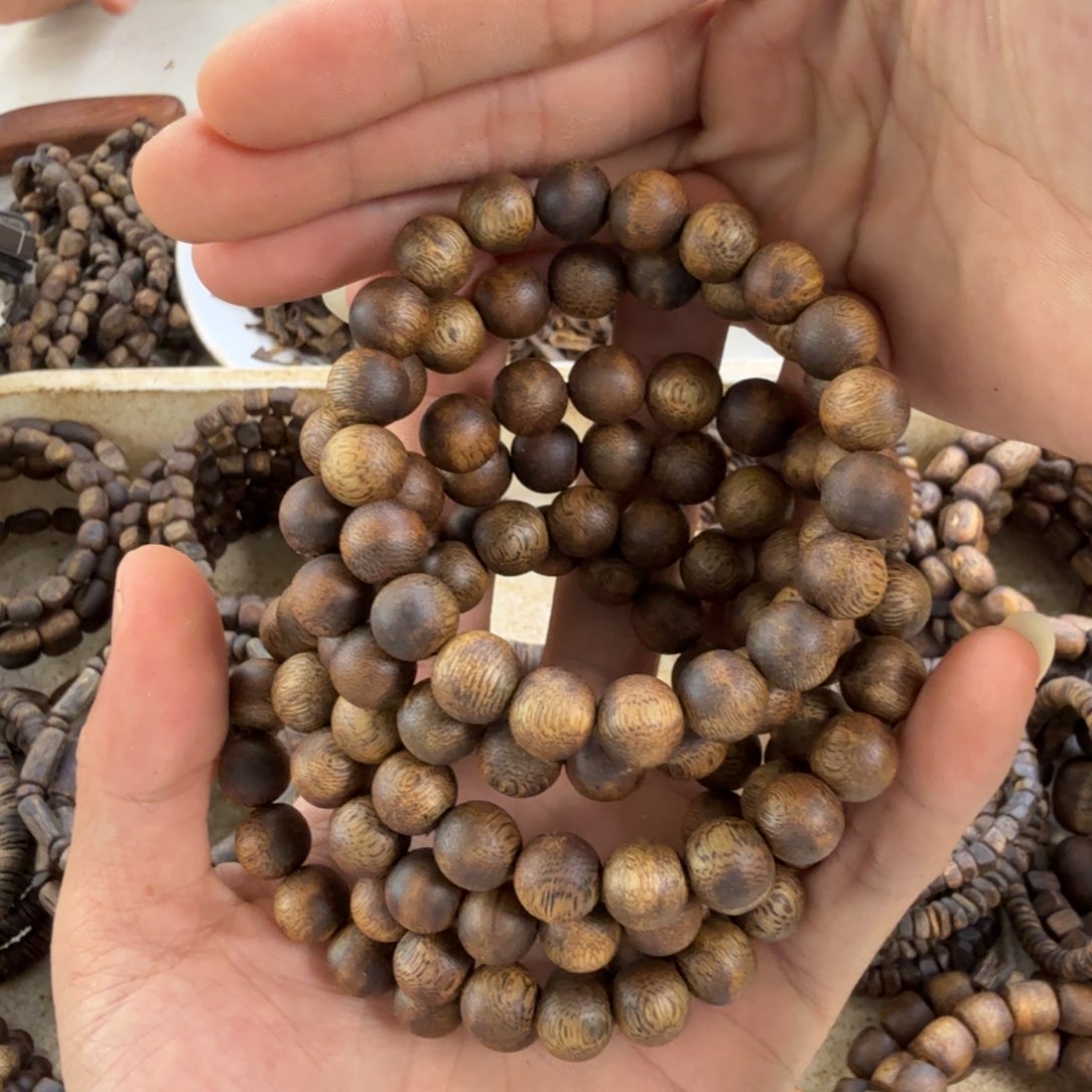 沉香碎屑沉香单圈1.0乌身7克多样性发一