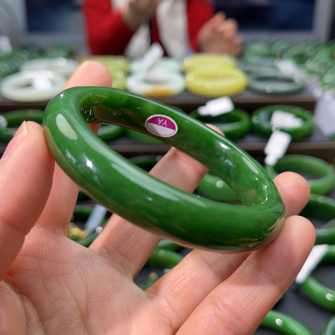 和田玉（碧玉）手镯未镶嵌