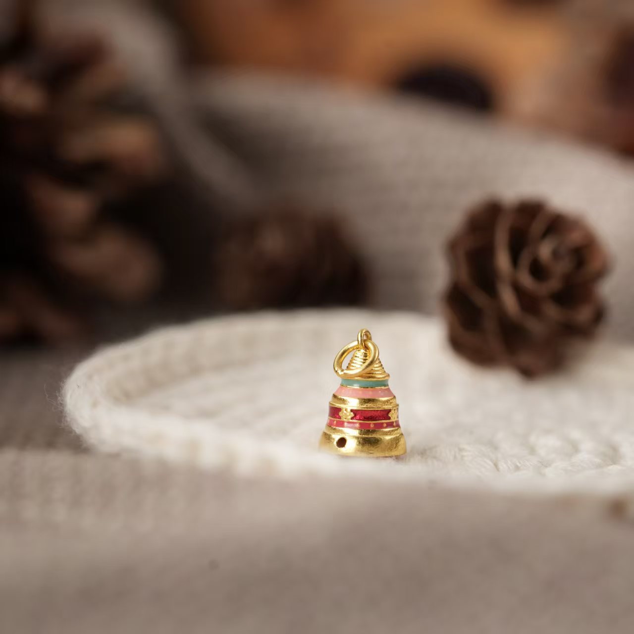 汕溏珠宝足金黄金【三兔共耳】佛塔小滴溜 工180