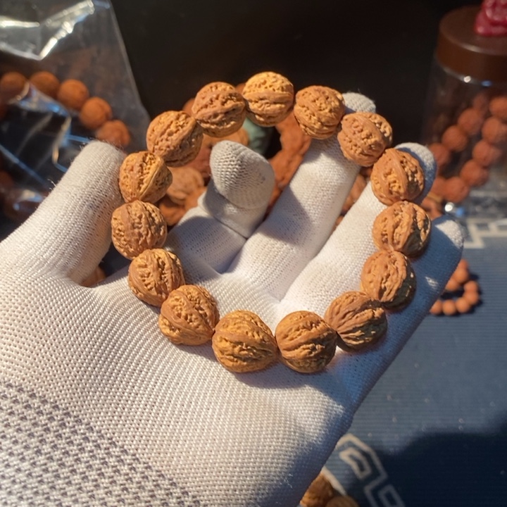 文玩核桃手串……10