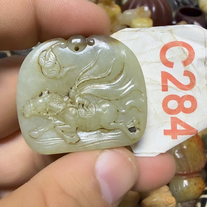 心***蕴和田玉未镶嵌颈饰
