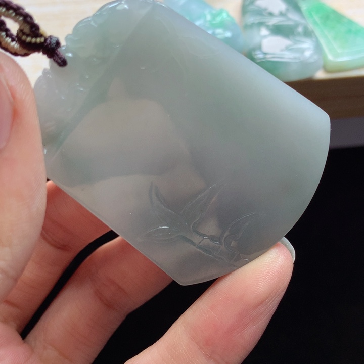 翡翠未镶嵌颈饰吊坠