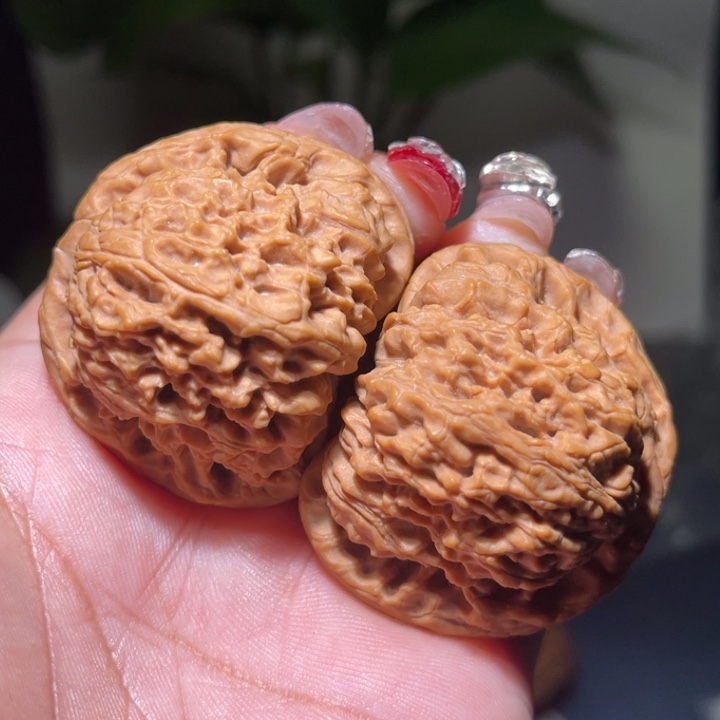 桃核把件               42