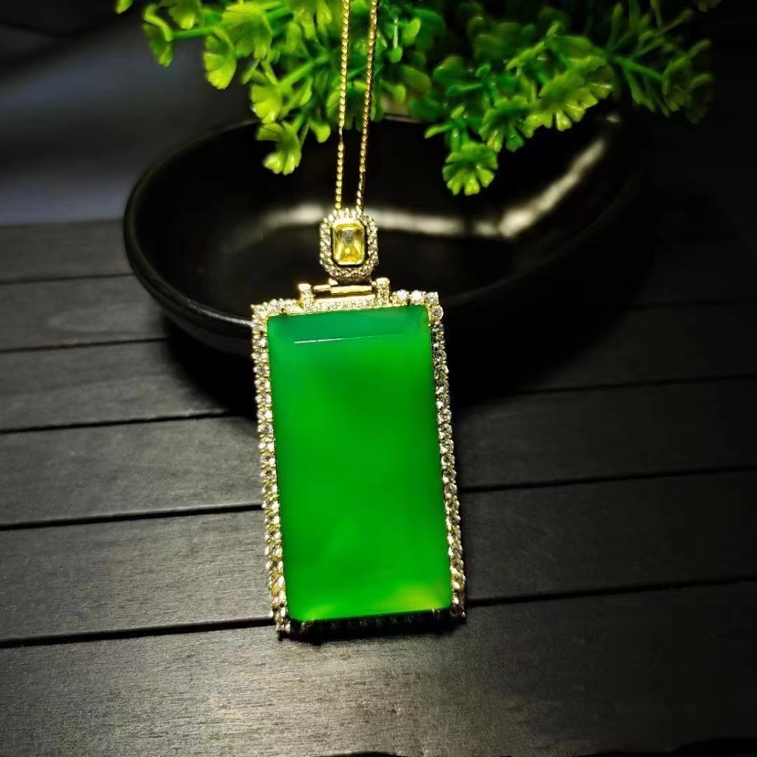 【 正品保真 美灿珠宝】无事牌纯天然满绿（证书+礼盒）QA28833